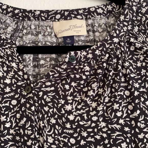 Universal Thread Black and creme - Picture 2 of 4